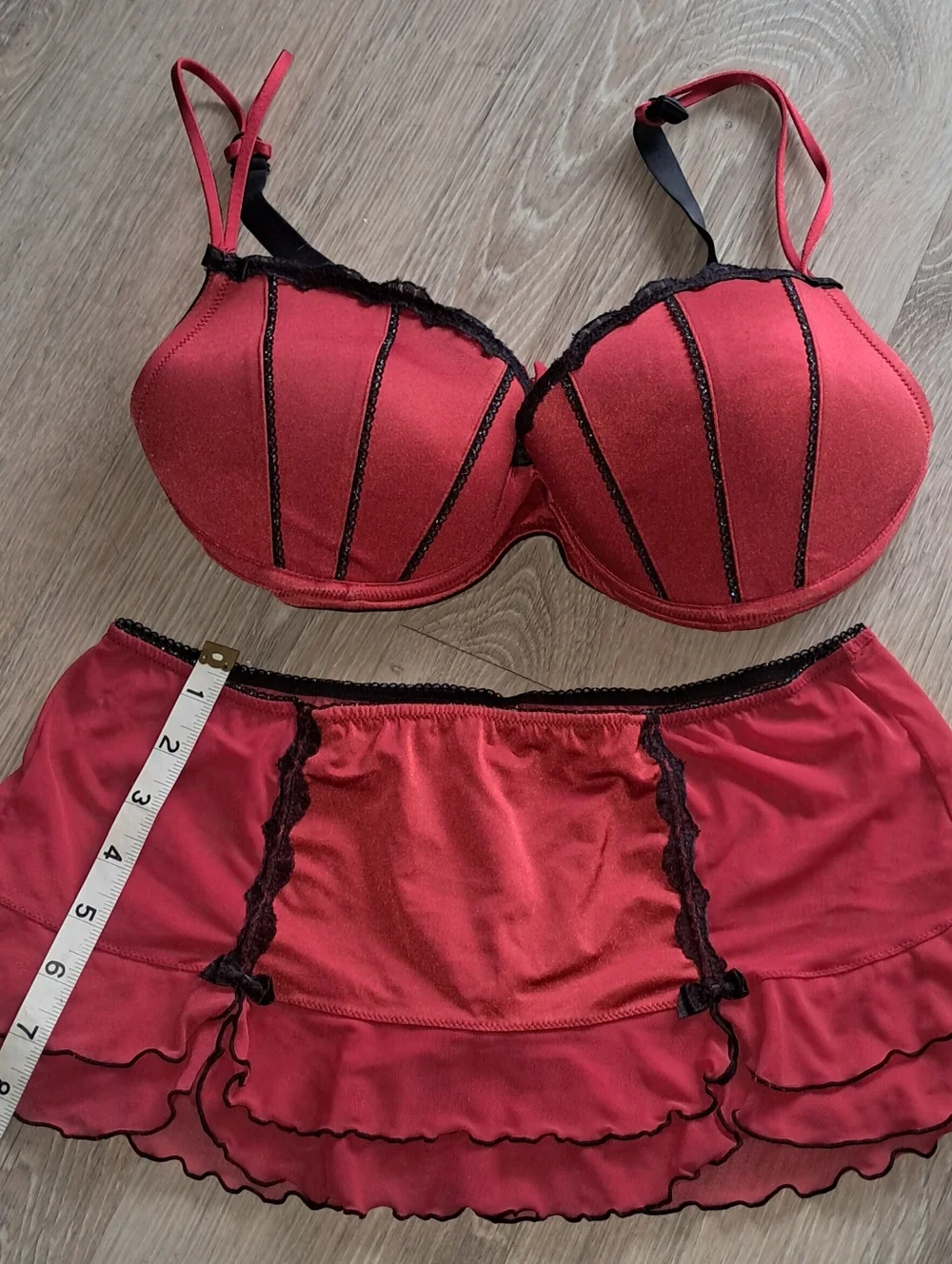 Apt. 9 Wine and Black 36 D and Large Lace Bra & Mini Skirt Set - Picture 16 of 16